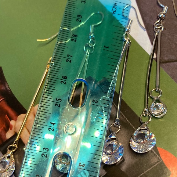 Beautiful Crystals Earrings - Picture 4 of 4